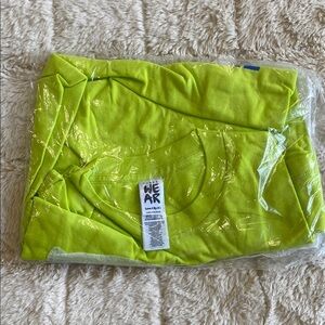 🌼 NWT Zumba Fitness Lime Green Party Tee